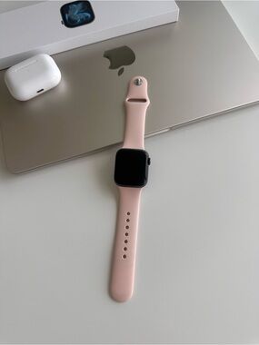 Apple Watch SE 40mm - Pink Silicone Band